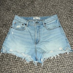 Abercrombie & Fitch Curve Love shorts